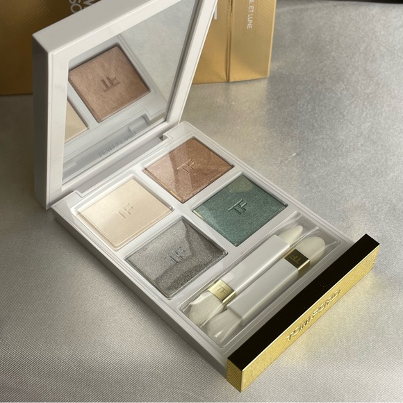 Tom Ford EYE COLOR QUAD OMBRES À PAUPIÈRES 4 COULEURS 02 SOLEIL ET LUNE - Picture 4 of 7